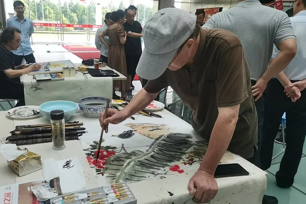 邗江政协艺术家庆贺迈安德二十耕耘